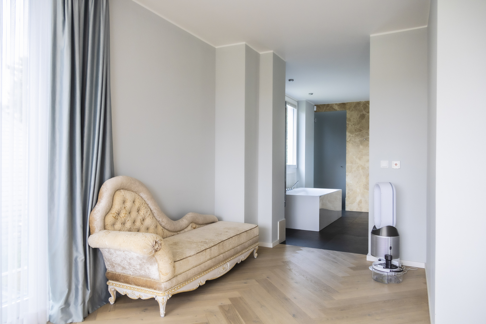 Architektonisches Juwel in Hietzing: Lift, Pool, Sauna und Smart-Home-System