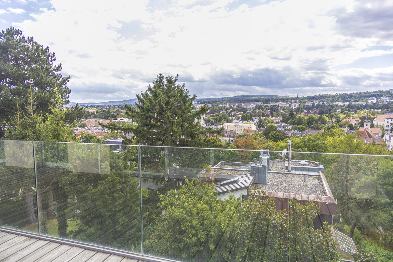 Architektonisches Juwel in Hietzing: Lift, Pool, Sauna und Smart-Home-System