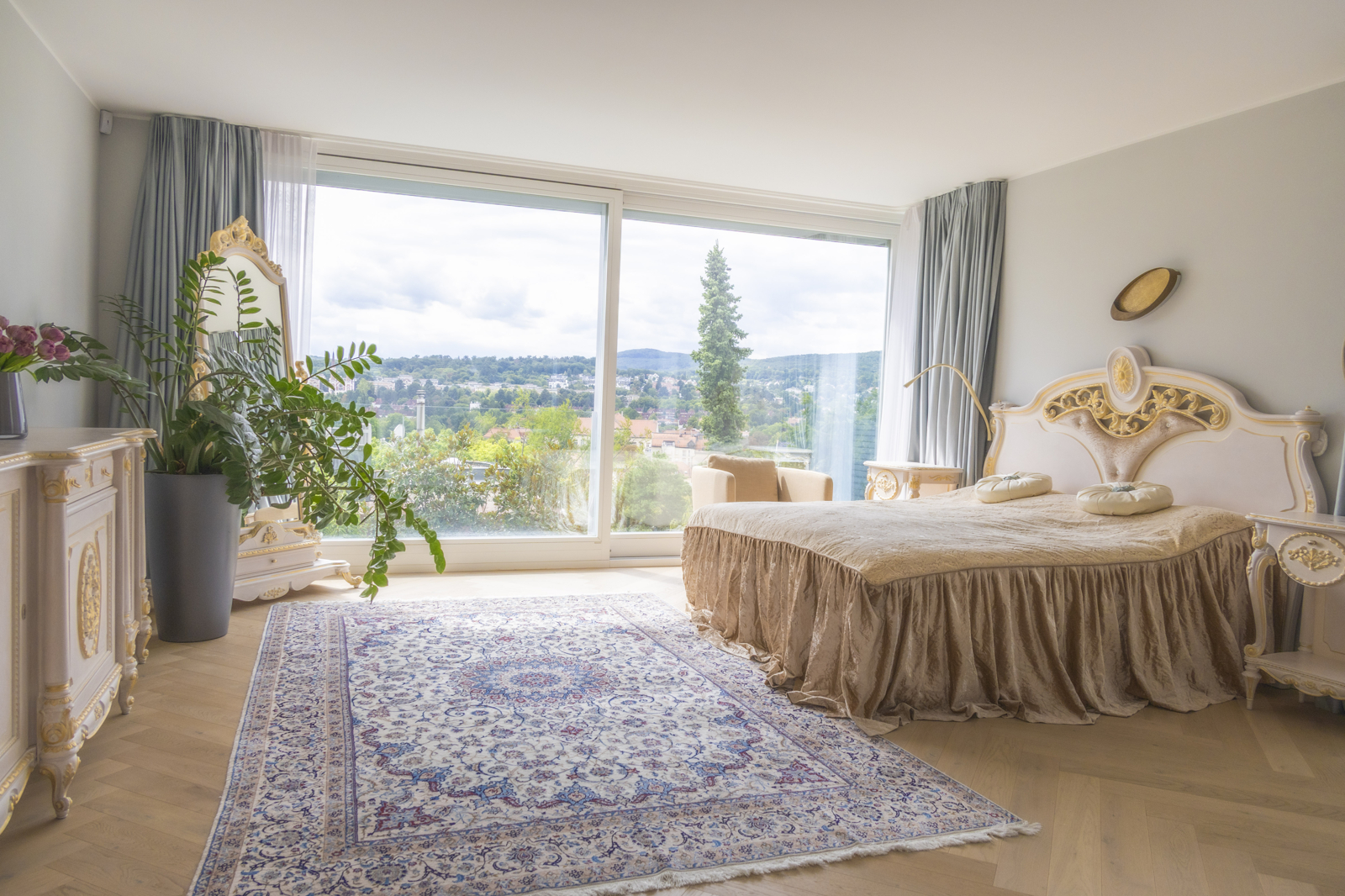 Architektonisches Juwel in Hietzing: Lift, Pool, Sauna und Smart-Home-System