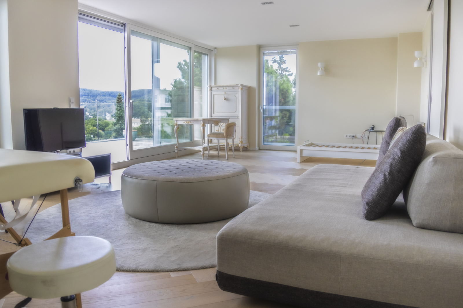 Architektonisches Juwel in Hietzing: Lift, Pool, Sauna und Smart-Home-System